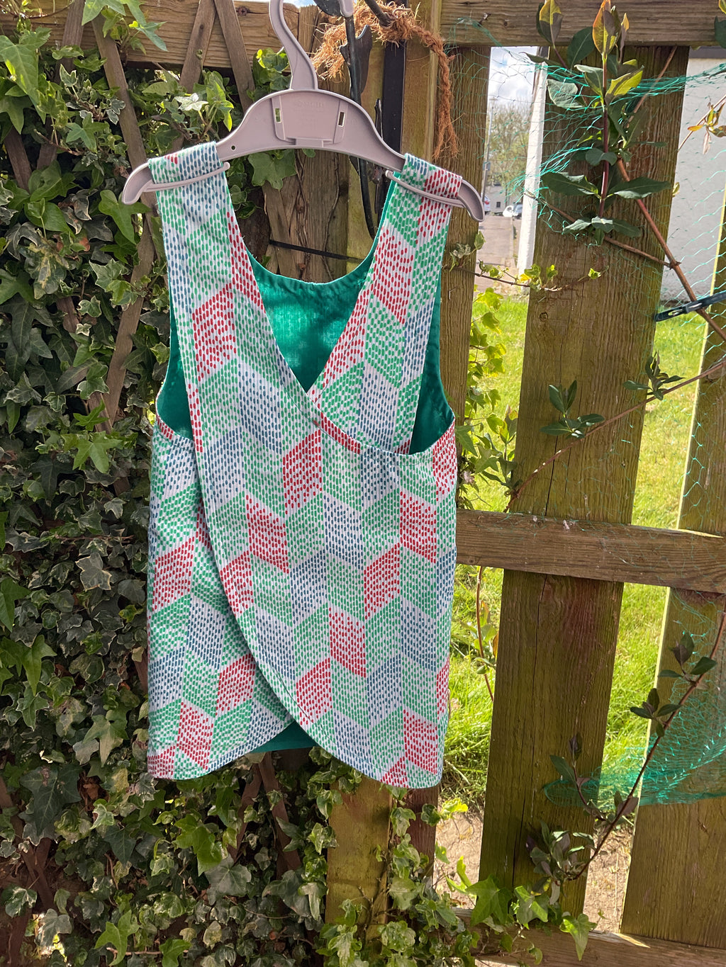 Child's Cross Back Apron(Green Print)